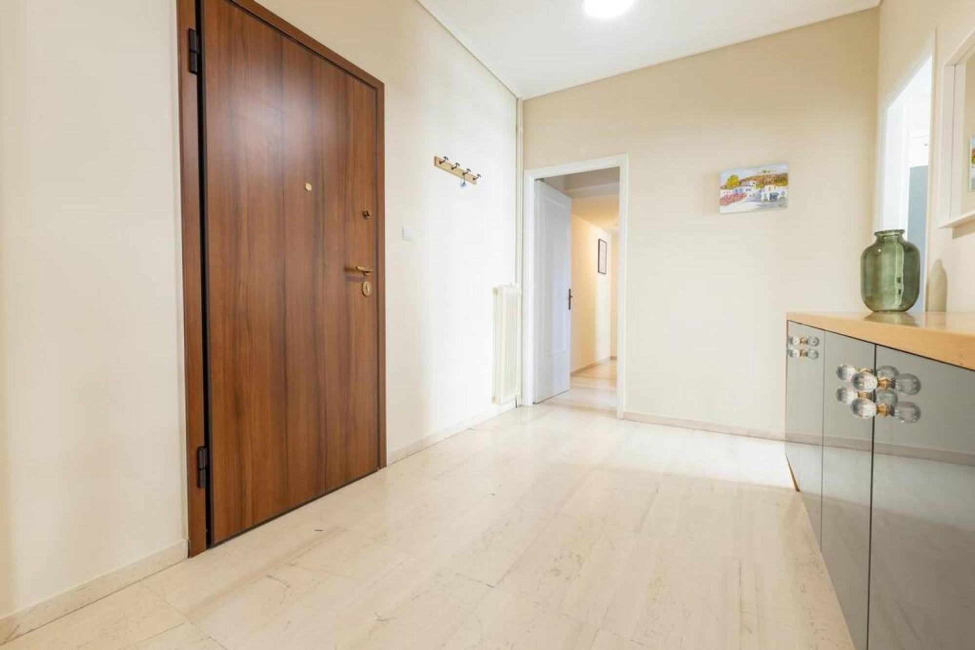Amfitritis Family Lux Apartment At Palaio Faliro Atenas Exterior foto