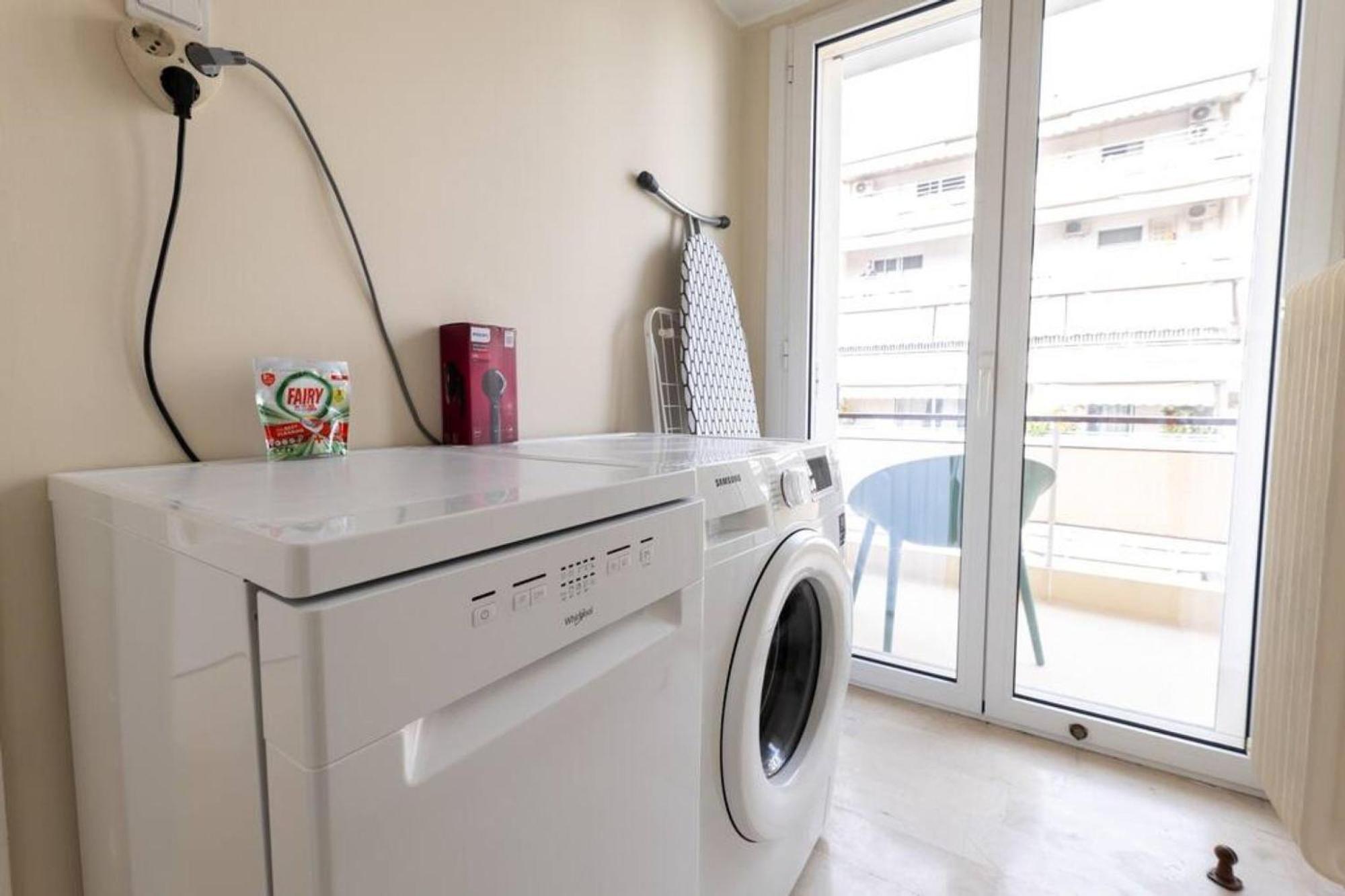 Amfitritis Family Lux Apartment At Palaio Faliro Atenas Exterior foto