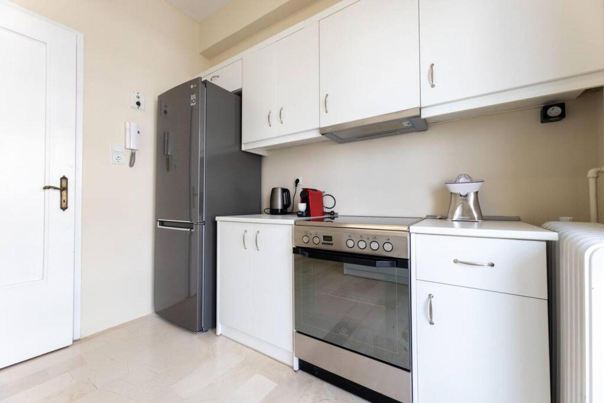 Amfitritis Family Lux Apartment At Palaio Faliro Atenas Exterior foto